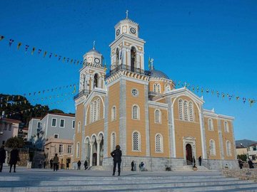 ΚΑΛΑΜΑΤΑ - ΣΤΟΝ ΕΟΡΤΑΣΜΟ ΤΗΣ ΠΟΛΥΟΥΧΟΥ ΠΑΝΑΓΙΑΣ ΥΠΑΠΑΝΤΗΣ