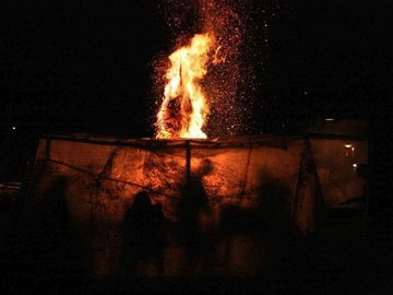 ΜΠΟΥΜΠΟΥΝΕΣ & ΧΑΣΚΑΡΗΣ ΣΤΗΝ ΚΑΣΤΟΡΙΑ